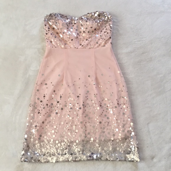 Windsor Dresses & Skirts - Windsor Sequin Strapless Cocktail Dress